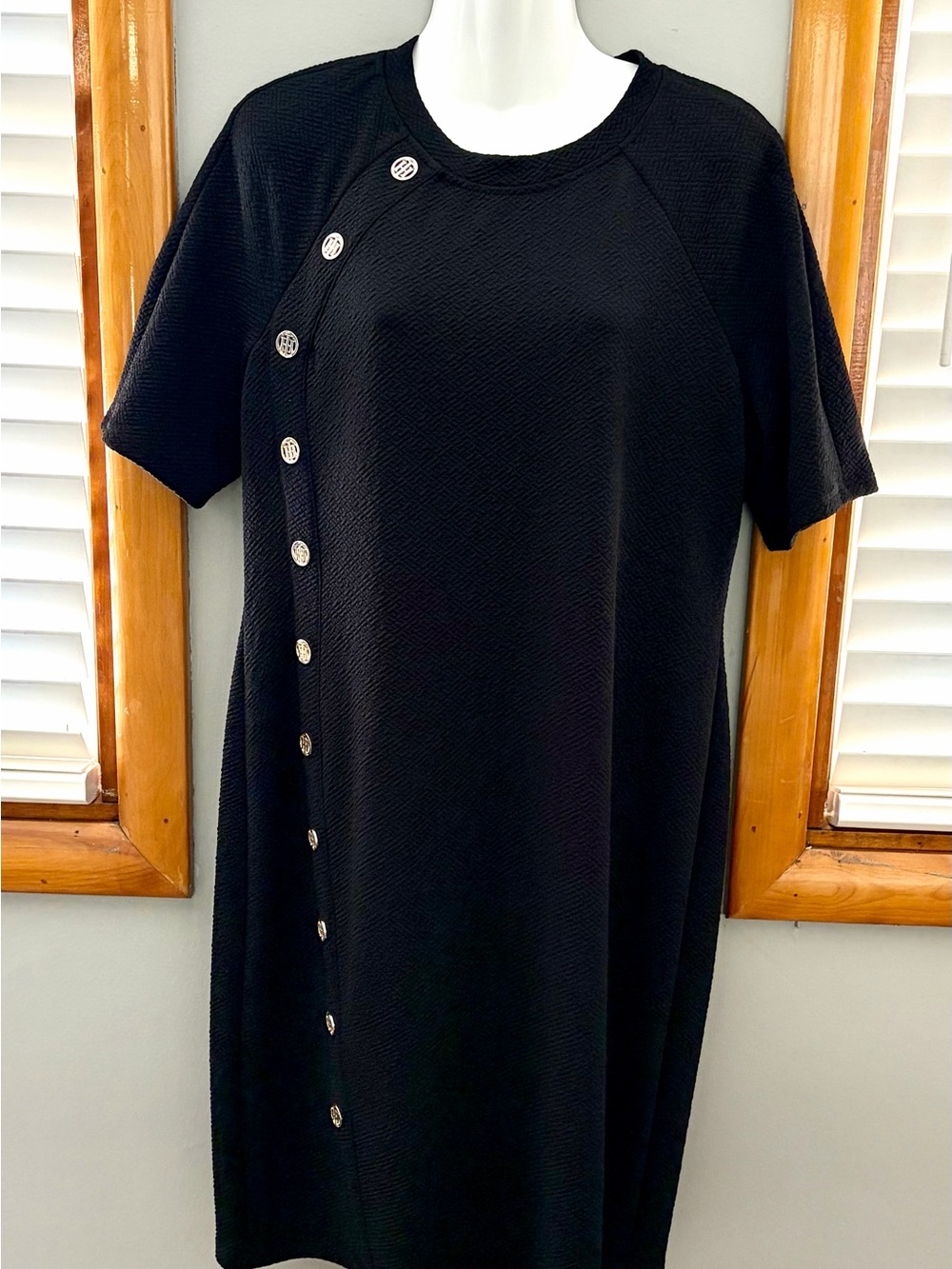 Tommy Hilfiger Black Short-Sleeve Midi Dress with Asymmetrical Button Detail